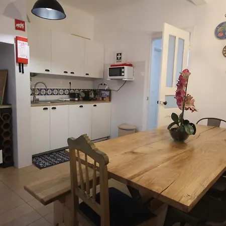Nautic M1 R2 - Classy & Cozy Double With Shared Bathroom In Marques Pombal