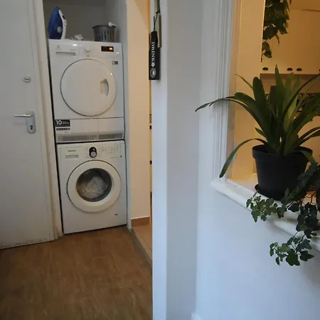 Nautic M1 R2 - Classy & Cozy Double With Shared Bathroom In Marques Pombal リスボン