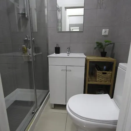 Nautic M1 R2 - Classy & Cozy Double With Shared Bathroom In Marques Pombal 2* Lisboa